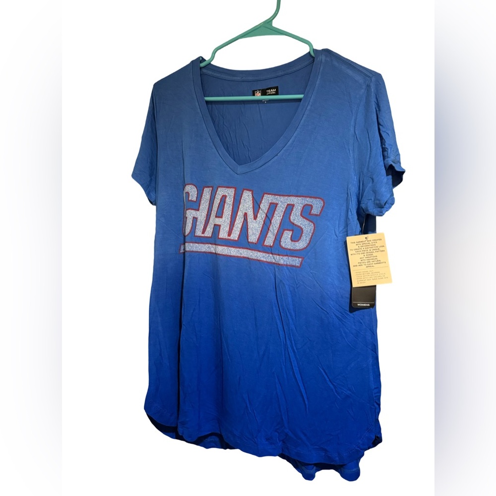 ☃️Team Apparel “Giants” Ladies T~Shirt